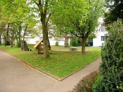 DE, München, OttobrunnPlatz für die Familie – Innen und Außen –