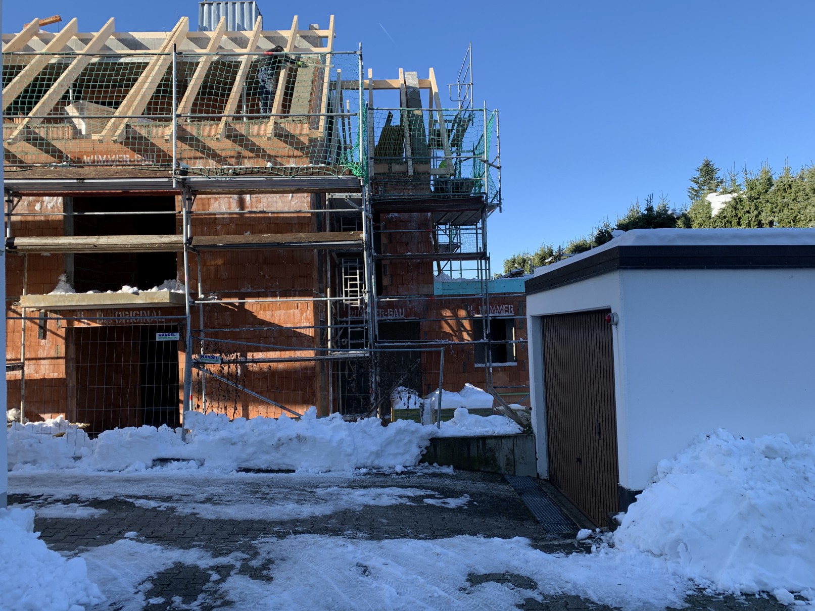 Bautenstandfoto, Dezember 2023, mit Dachstuhl