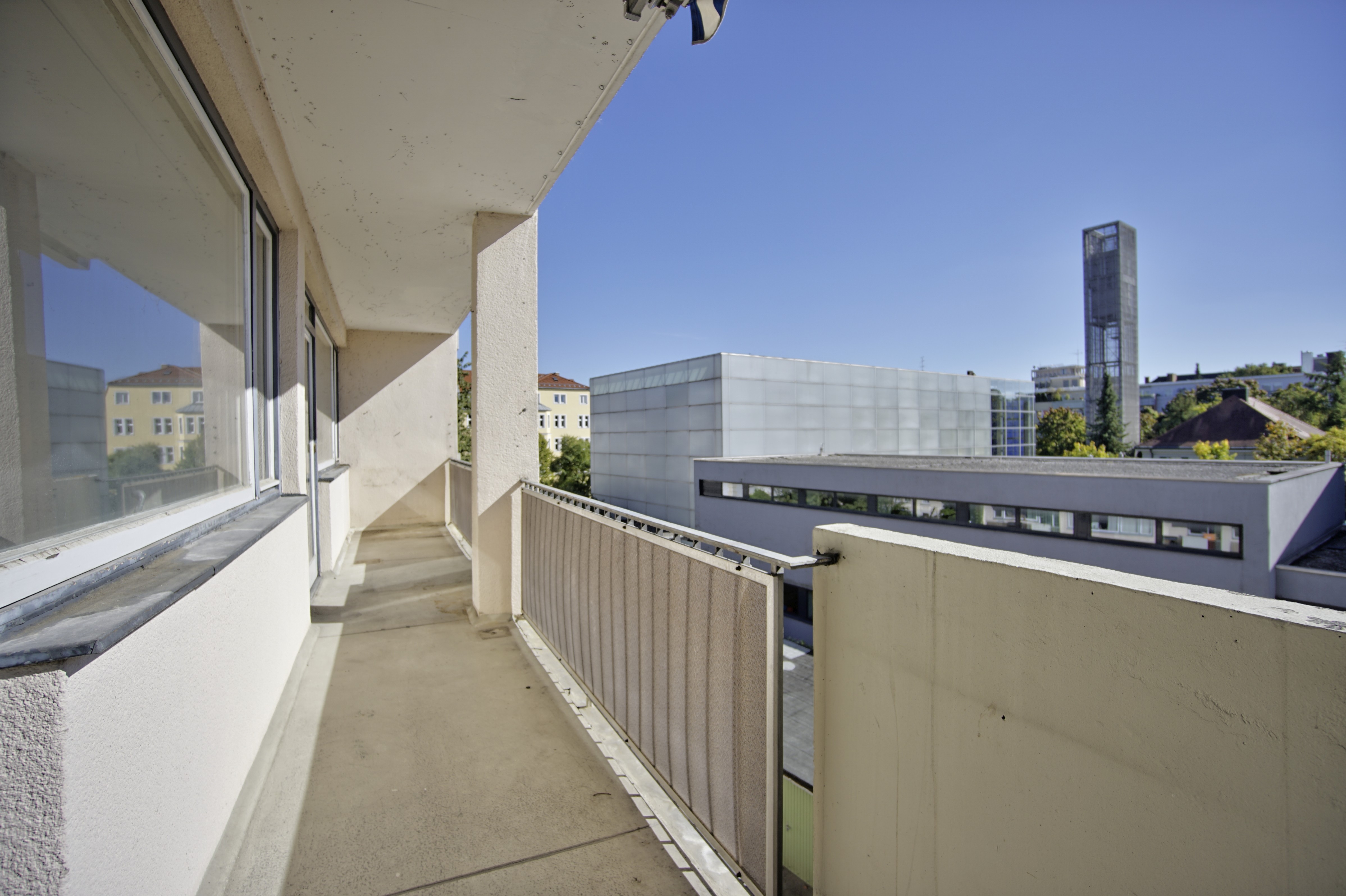 der Ausblick vom Balkon Ausblick von Balkon über den Dächern