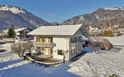 AT, Kössen, Alleestraße 23Traditionelles Anwesen mit großem Garten in Zentrumslage